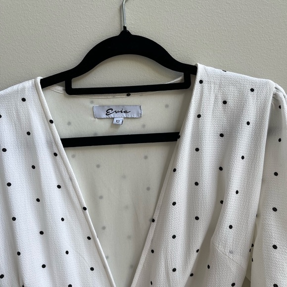 White and black polka midi wrap dress, with bow sleeves. Size 12 - Picture 2 of 4